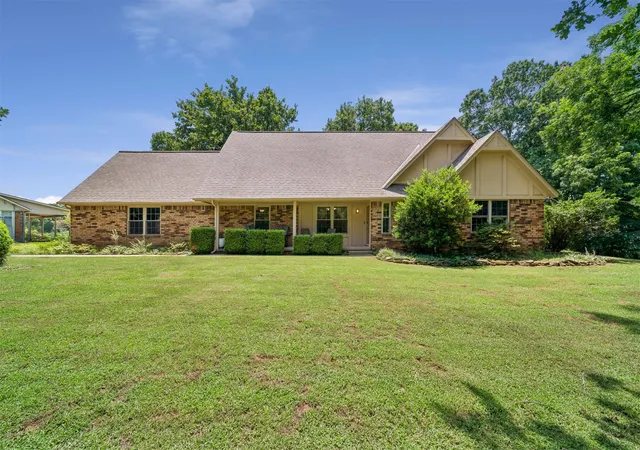 Photo 1 of Sale Pending at 14212 E Dogwood Ln, Claremore, OK 74019 | MLS# 2628089 | Listing updated on 2026-09-10