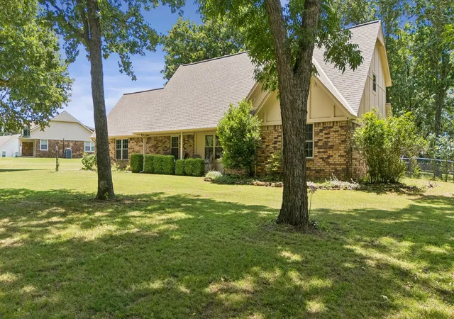 Photo 2 of Sale Pending at 14212 E Dogwood Ln, Claremore, OK 74019 | MLS# 2628089 | Listing updated on 2026-09-10