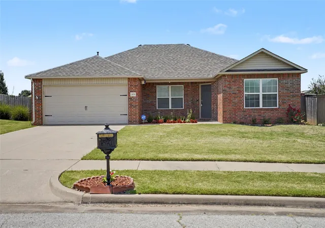 Photo 1 of Sale Pending at 14930 S Pin Oak St, Glenpool, OK 74033 | MLS# 2625994 | Listing updated on 2026-09-04