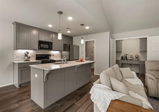Photo 3 of Single family home for sale at 1901 E Winston St, Broken Arrow, OK 74011 | MLS# 2627827 | Listing updated on 2026-09-14