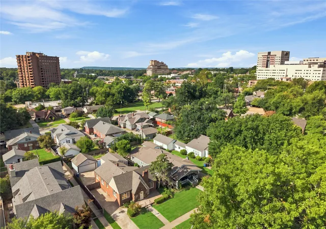 Photo 2 of Sale Pending at 2124 E 19th Street, Tulsa, OK 74104 | MLS# 2628213 | Listing updated on 2026-09-25