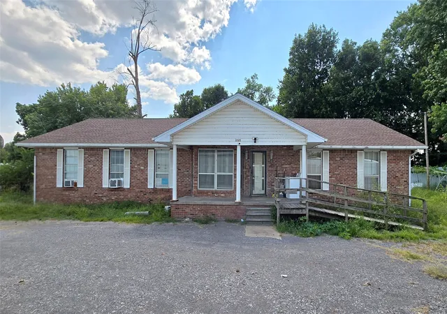Photo 3 of Single family home for sale at 1525 N County Line Rd E, Fort Gibson, OK 74434 | MLS# 2628319 | Listing updated on 2026-10-06