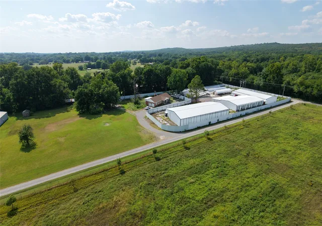 Photo 4 of Single family home for sale at 1525 N County Line Rd E, Fort Gibson, OK 74434 | MLS# 2628319 | Listing updated on 2026-10-06