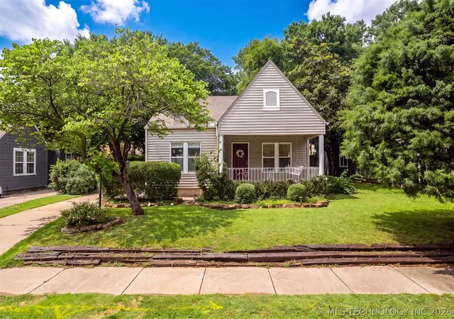 Photo 2 of Single family home for sale at 216 S Knoxville Ave, Tulsa, OK 74112 | MLS# 2628283 | Listing updated on 2026-08-29