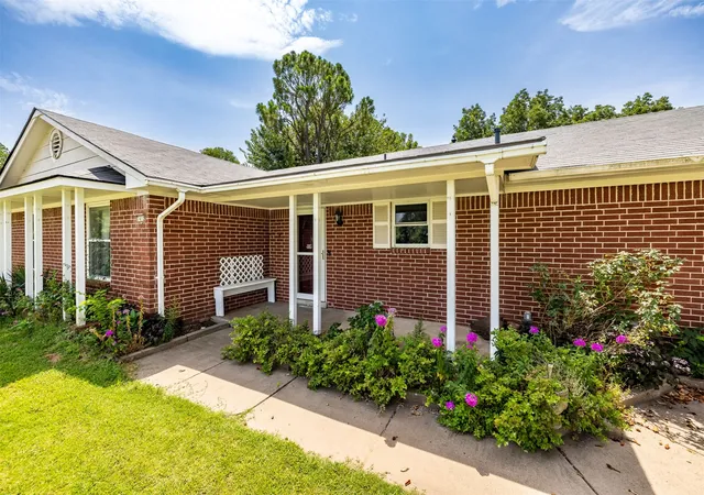Photo 3 of Sale Pending at 7412 E 129th Street, Bixby, OK 74008 | MLS# 2628357 | Listing updated on 2026-09-10