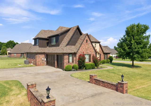 Photo 2 of Single family home for sale at 6994 N 195th East Ave, Owasso, OK 74055 | MLS# 2628376 | Listing updated on 2026-09-14