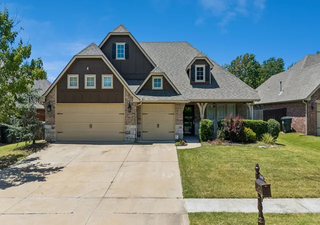 Photo 1 of Single family home for sale at 10582 N 121st E Eastavenue, Owasso, OK 74055 | MLS# 2628390 | Listing updated on 2026-10-05