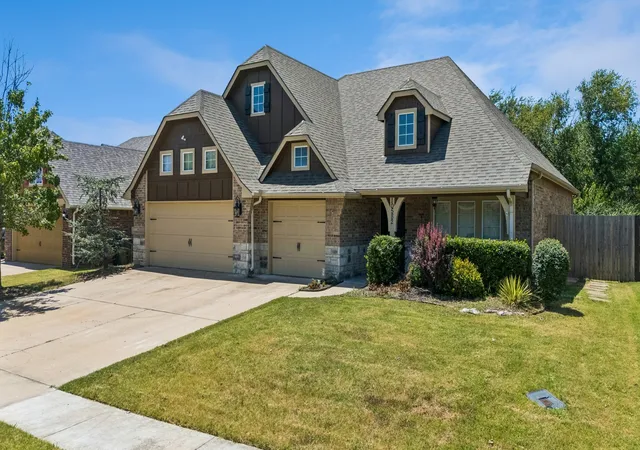 Photo 2 of Single family home for sale at 10582 N 121st E Eastavenue, Owasso, OK 74055 | MLS# 2628390 | Listing updated on 2026-10-05