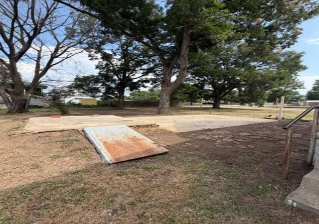 Photo 3 of Single family home for sale at 424 N Hinckley St, Holdenville, OK 74848 | MLS# 2628323 | Listing updated on 2026-10-02
