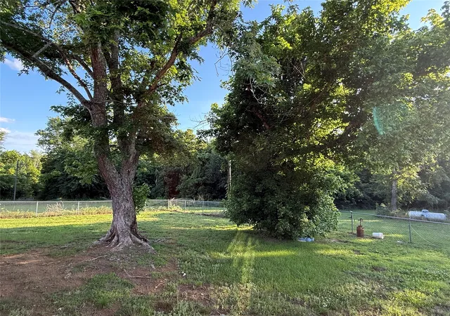 Photo 3 of Single family home for sale at 19559 County Rd 1533 Loop, Ada, OK 74820 | MLS# 2628405 | Listing updated on 2026-09-01