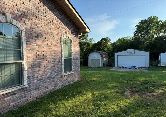 Photo 4 of Single family home for sale at 19559 County Rd 1533 Loop, Ada, OK 74820 | MLS# 2628405 | Listing updated on 2026-09-01