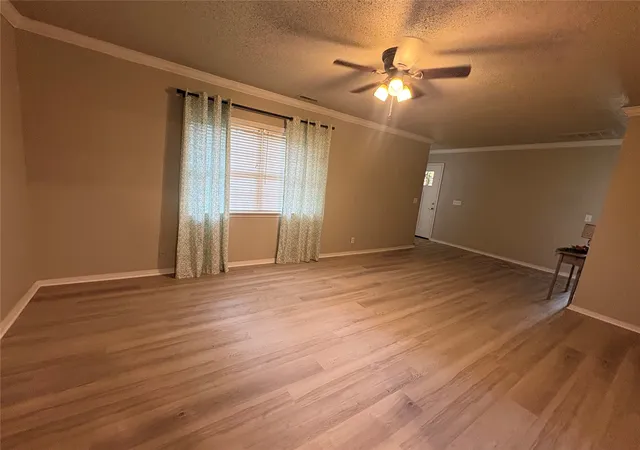 Photo 3 of Sale Pending at 804 W Galveston St S, Broken Arrow, OK 74012 | MLS# 2627315 | Listing updated on 2026-09-11