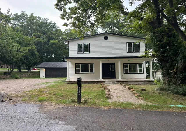 Photo 2 of Single family home for sale at 1516 W School St, Claremore, OK 74017 | MLS# 2627848 | Listing updated on 2026-08-31
