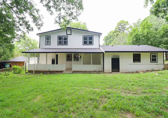 Photo 4 of Single family home for sale at 1516 W School St, Claremore, OK 74017 | MLS# 2627848 | Listing updated on 2026-09-29