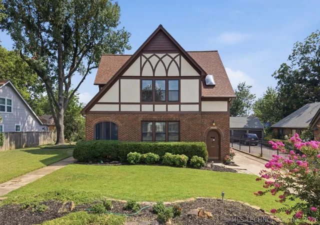Photo 1 of Sale Pending at 2724 E 14th Street, Tulsa, OK 74104 | MLS# 2628070 | Listing updated on 2026-09-14