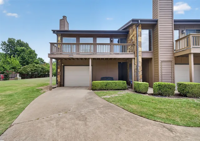 Photo 2 of Townhouse for sale at 2817 E 90th Street #3, Tulsa, OK 74137 | MLS# 2628443 | Listing updated on 2026-09-28