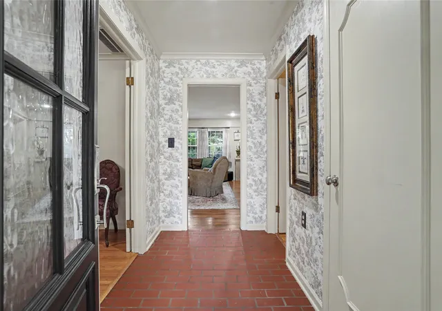 Photo 4 of Single family home for sale at 2931 E 46th Street, Tulsa, OK 74105 | MLS# 2628451 | Listing updated on 2026-08-31
