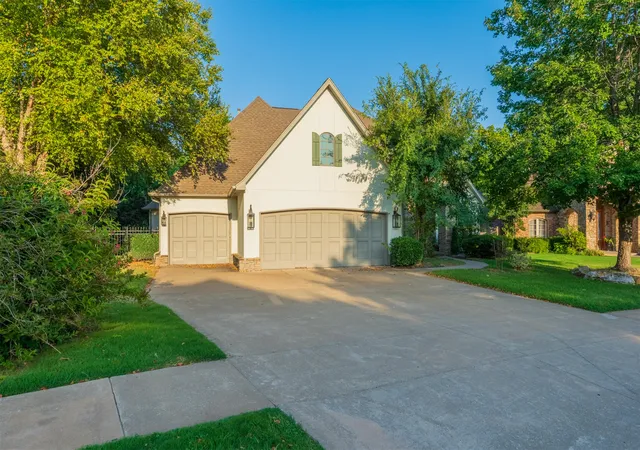 Photo 3 of Single family home for sale at 10529 S 92nd East Cir, Tulsa, OK 74133 | MLS# 2628449 | Listing updated on 2026-09-01