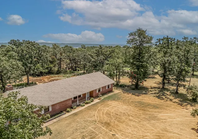 Photo 3 of Single family home for sale at 73502 Cyclone Holw Rd, Wagoner, OK 74467 | MLS# 2628462 | Listing updated on 2026-09-05