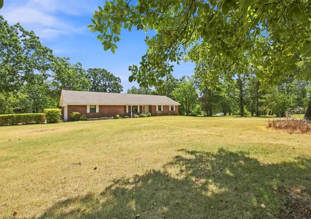 Photo 3 of Single family home for sale at 73502 Cyclone Holw Rd, Wagoner, OK 74467 | MLS# 2628462 | Listing updated on 2026-09-05