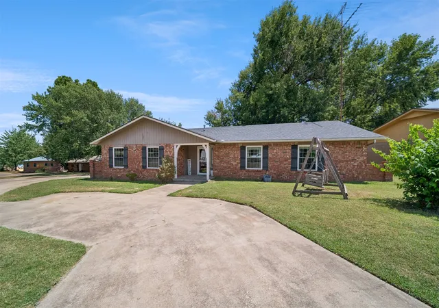 Photo 2 of Sale Pending at 412 Beaumont Ct, Cleveland, OK 74020 | MLS# 2628472 | Listing updated on 2026-08-31