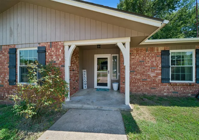 Photo 3 of Sale Pending at 412 Beaumont Ct, Cleveland, OK 74020 | MLS# 2628472 | Listing updated on 2026-08-31