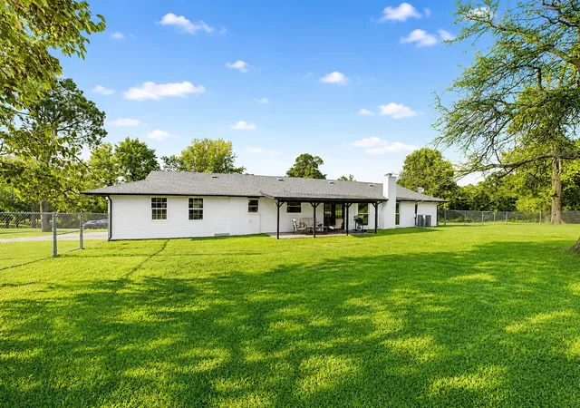 Photo 3 of Single family home for sale at 18856 E Oak Ridge Dr, Claremore, OK 74017 | MLS# 2626896 | Listing updated on 2026-09-17