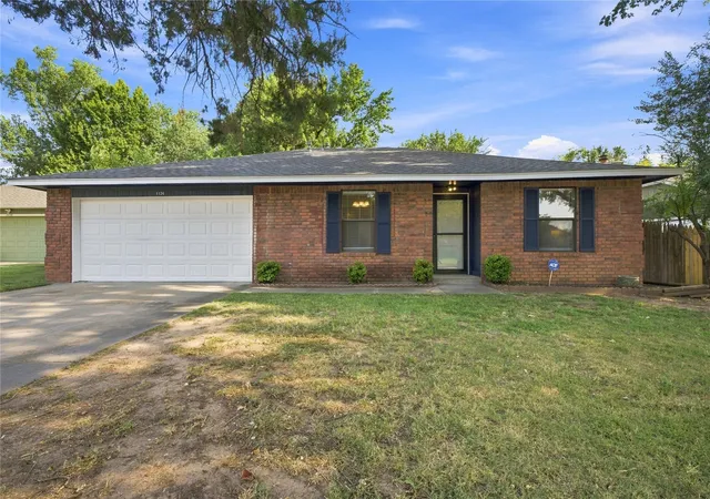 Photo 1 of Sale Pending at 1134 W Austin St, Broken Arrow, OK 74011 | MLS# 2628365 | Listing updated on 2026-09-04