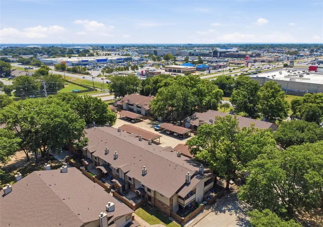 Listing Photo 4 - Condo for sale in building located at 6514 S Memorial Dr, Tulsa, OK 74133 - Unit #J