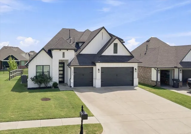 Photo 3 of Single family home for sale at 19025 E Ridgeline Rd, Catoosa, OK 74015 | MLS# 2628491 | Listing updated on 2026-08-31