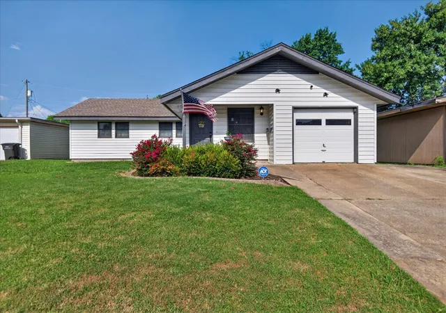 Photo 3 of Sale Pending at 107 Mockingbird, Bartlesville, OK 74003 | MLS# 2628416 | Listing updated on 2026-09-16