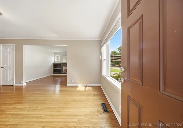 Photo 4 of Single family home for sale at 4938 S Quincy Ave, Tulsa, OK 74105 | MLS# 2628263 | Listing updated on 2026-09-15