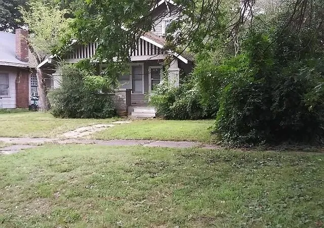 Photo 1 of Single family home for sale at 1606 Boston St, Muskogee, OK 74401 | MLS# 2628284 | Listing updated on 2026-09-02