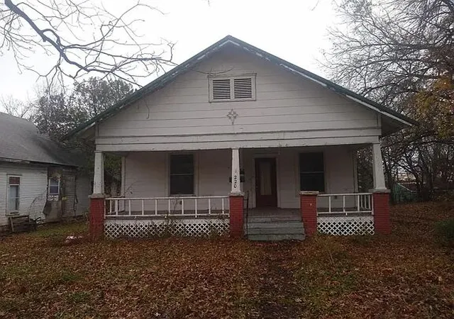 Photo 1 of Single family home for sale at 220 N 14th Street, Muskogee, OK 74401 | MLS# 2628282 | Listing updated on 2026-09-02