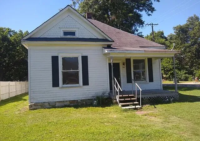 Photo 1 of Single family home for sale at 921 Columbus St, Muskogee, OK 74401 | MLS# 2628247 | Listing updated on 2026-09-02
