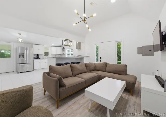 Photo 3 of Single family home for sale at 125 W Walnut St, Coweta, OK 74429 | MLS# 2628643 | Listing updated on 2026-10-06