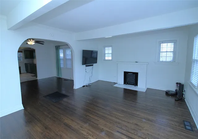 Photo 3 of Single family home for sale at 116 S Knoxville Ave, Tulsa, OK 74112 | MLS# 2628594 | Listing updated on 2026-10-05