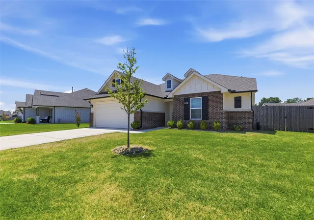 Photo 2 of Sale Pending at 13410 S 94 Avenue E, Bixby, OK 74008 | MLS# 2628584 | Listing updated on 2026-08-31