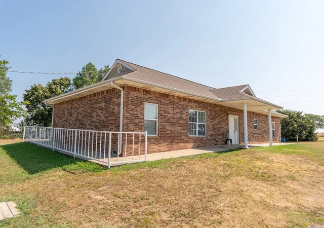 Photo 2 of Single family home for sale at 4 W Hillcrest Way, Okemah, OK 74859 | MLS# 2628369 | Listing updated on 2026-09-10