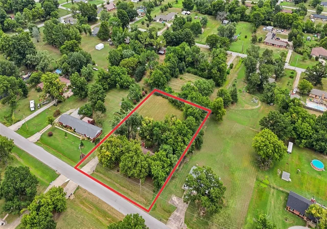 Photo 2 of Sale Pending at 754 Spring Ln, Claremore, OK 74017 | MLS# 2628753 | Listing updated on 2026-09-10