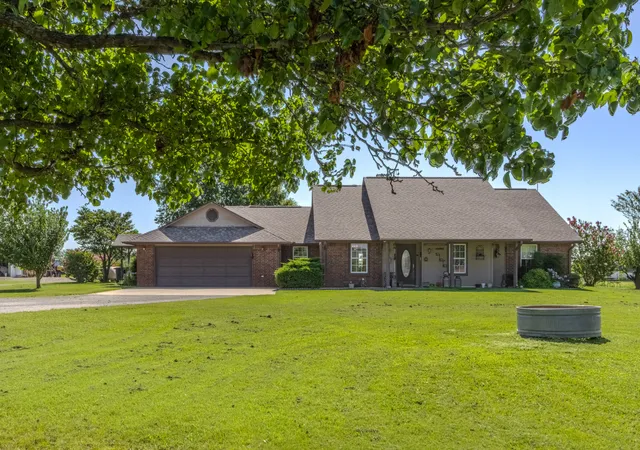 Photo 3 of Single family home for sale at 4100 N 428 Road, Pryor, OK 74361 | MLS# 2628522 | Listing updated on 2026-09-11