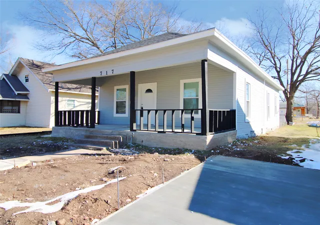 Photo 3 of Single family home for sale at 717 N Alabama Ave, Okmulgee, OK 74447 | MLS# 2628843 | Listing updated on 2026-09-10