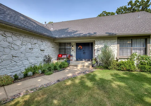 Photo 2 of Single family home for sale at 3121 Bahama Dr, Sand Springs, OK 74063 | MLS# 2628849 | Listing updated on 2026-09-08
