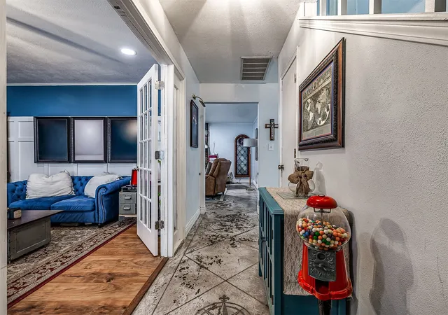 Photo 4 of Single family home for sale at 3121 Bahama Dr, Sand Springs, OK 74063 | MLS# 2628849 | Listing updated on 2026-09-08
