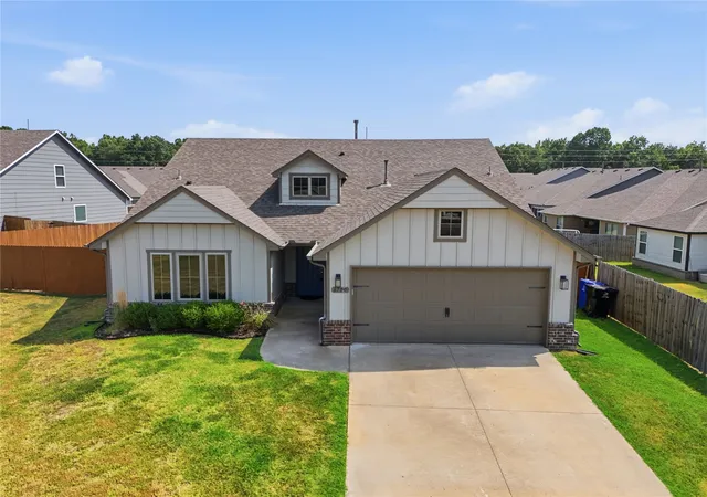 Photo 2 of Single family home for sale at 6700 S 20th Place, Broken Arrow, OK 74011 | MLS# 2628565 | Listing updated on 2026-09-10
