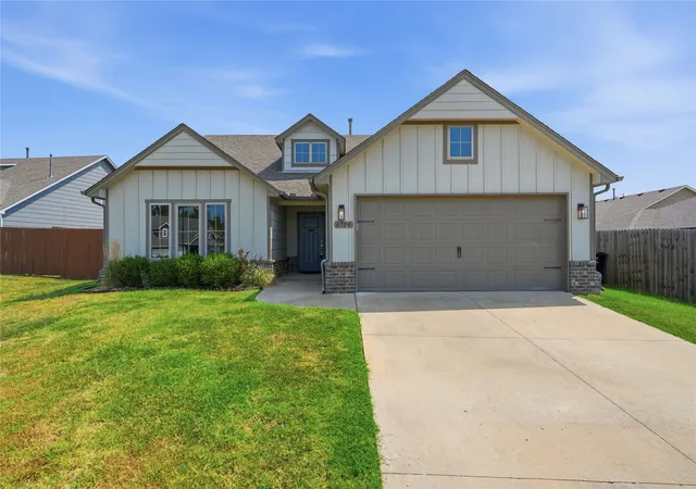 Photo 3 of Single family home for sale at 6700 S 20th Place, Broken Arrow, OK 74011 | MLS# 2628565 | Listing updated on 2026-09-10