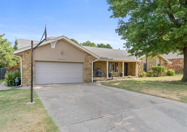 Photo 1 of Single family home for sale at 2632 Williamsburg St, Bartlesville, OK 74006 | MLS# 2628699 | Listing updated on 2026-09-14