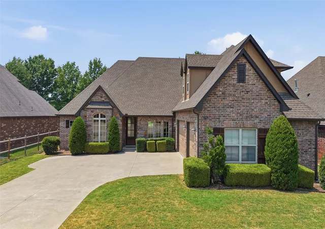 Photo 3 of Single family home for sale at 7626 N 144th Avenue E, Owasso, OK 74055 | MLS# 2628957 | Listing updated on 2026-09-13