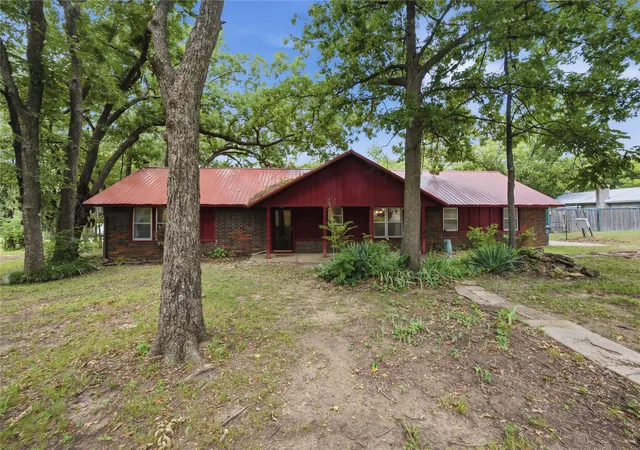 Photo 1 of Sale Pending at 13925 E Crestview Rd, Claremore, OK 74019 | MLS# 2628934 | Listing updated on 2026-09-02