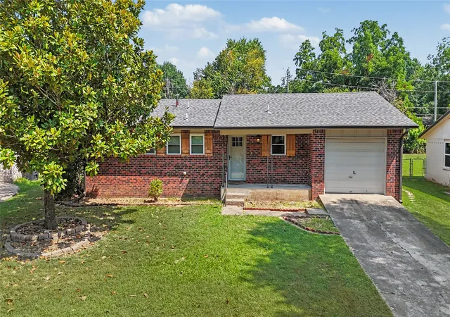 Photo 1 of Sale Pending at 307 Dogwood Dr, Tahlequah, OK 74464 | MLS# 2628998 | Listing updated on 2026-08-31